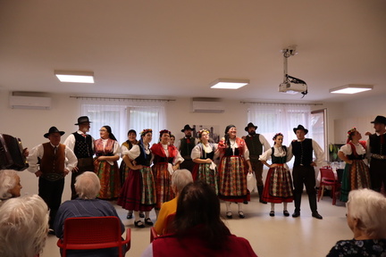 3D8FB96B-FD59-4FEF-A989-2D9472C1FC6E